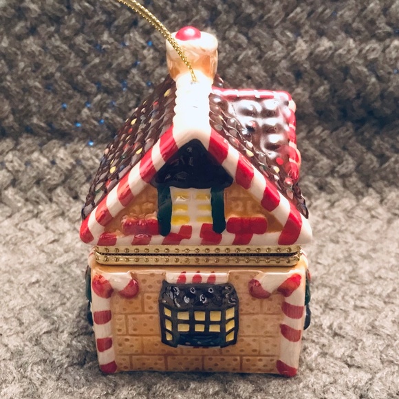 Porcelain Music Box Christmas Gingerbread House Ornament - Picture 6 of 6